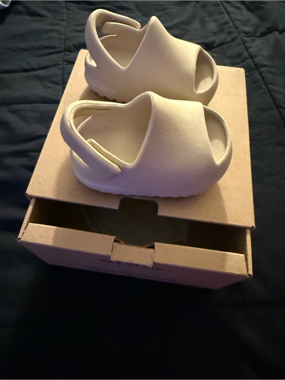 adidas YEEZY Slide Infant in Bone